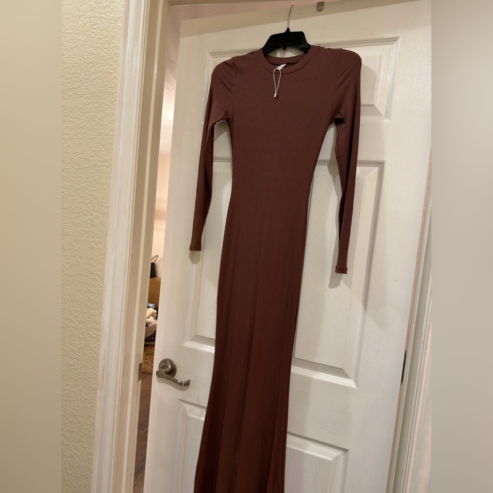 Women’s sexy crew neck lounge long dress elegant long sleeve ribbed bodycon maxi